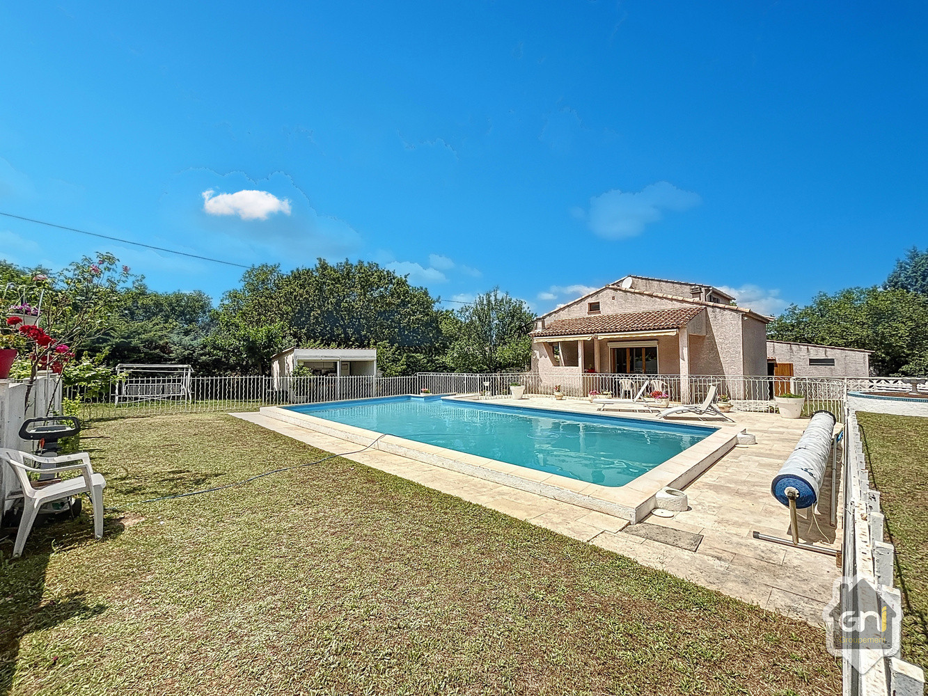 
                                                Vente
                                                 Maison de Type 8 avec jardin