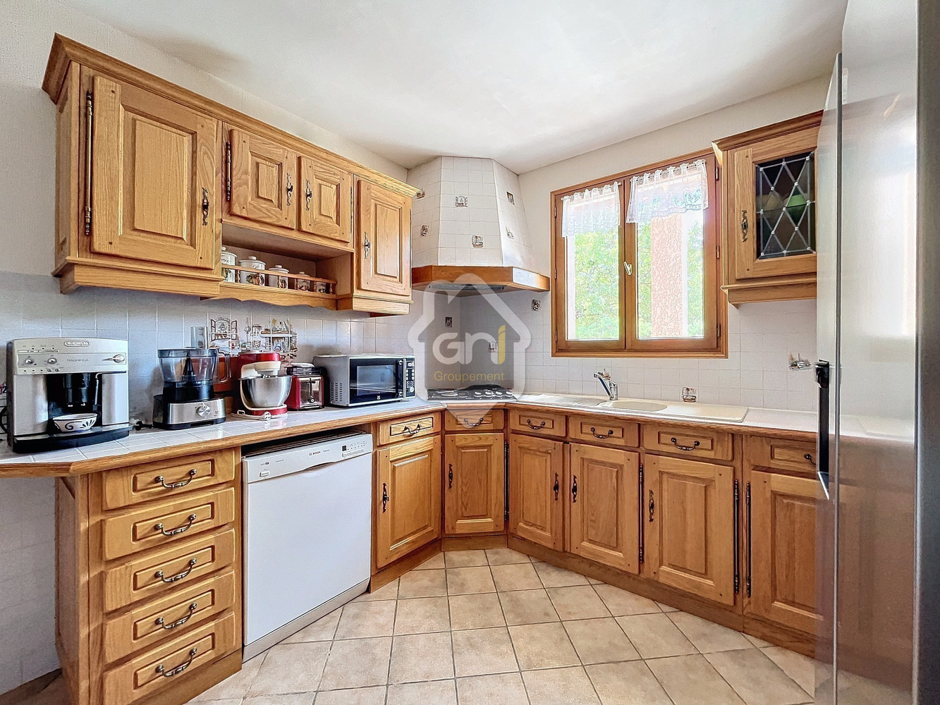 
                                                Vente
                                                 Maison de Type 8 avec jardin
