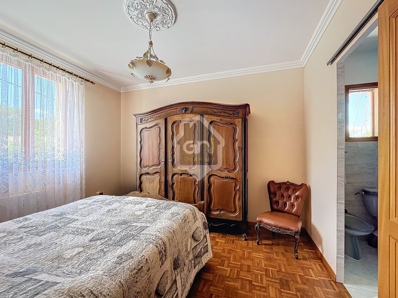 
                                                Vente
                                                 Maison de Type 8 avec jardin