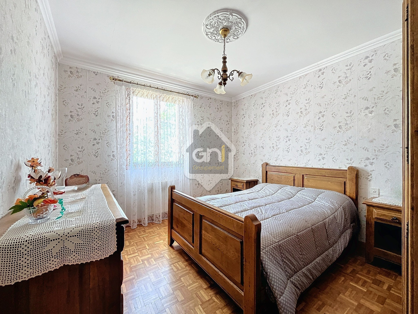 
                                                Vente
                                                 Maison de Type 8 avec jardin