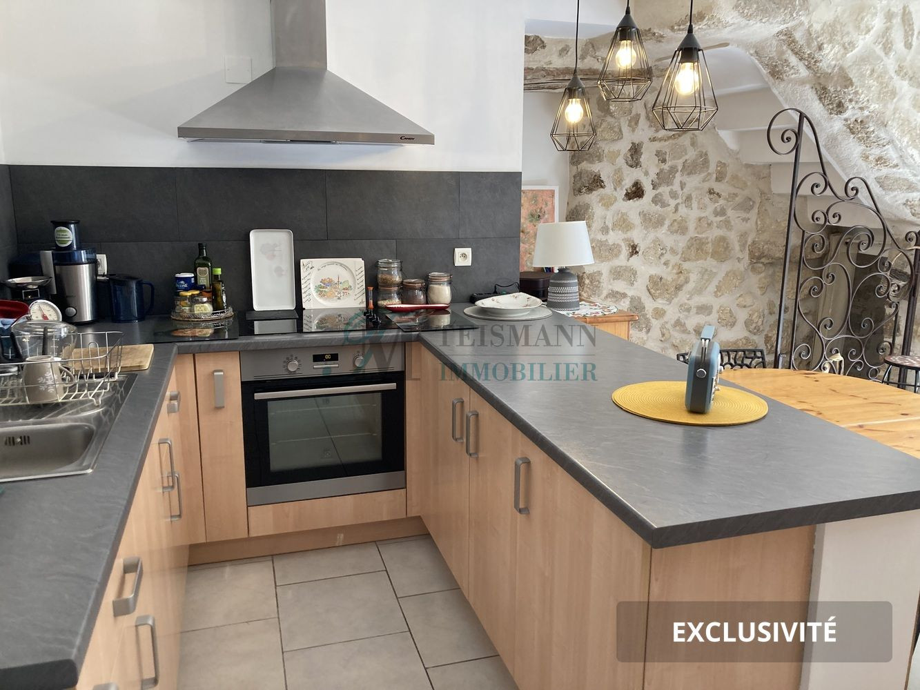
                                                Vente
                                                 maison de village 3 chambres avec cour