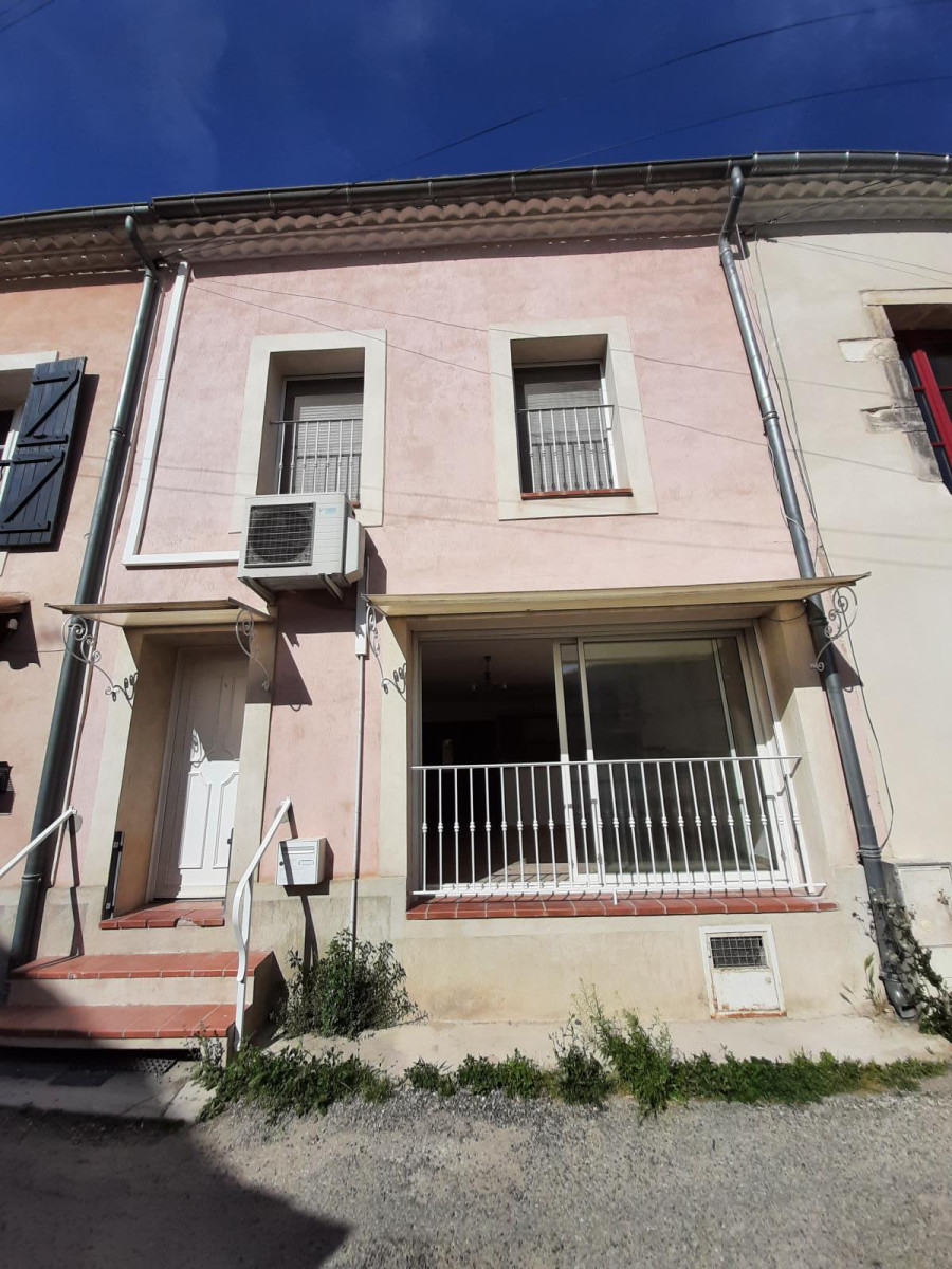 
                                                Location
                                                 Maison de village au coeur de ville à Louer (30)