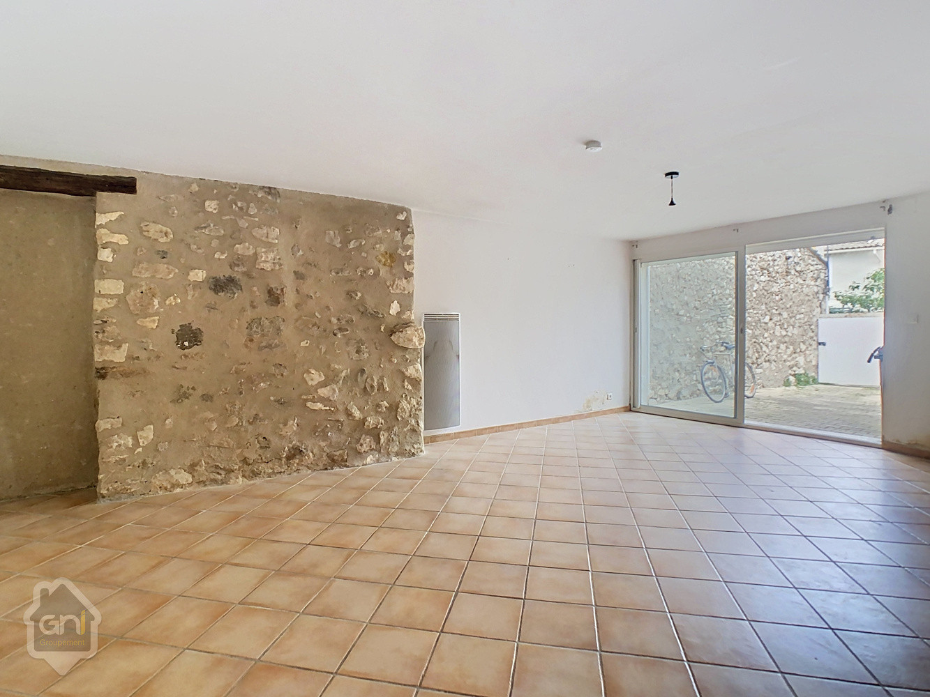
                                                Vente
                                                 Maison de Village avec cour et terrasse