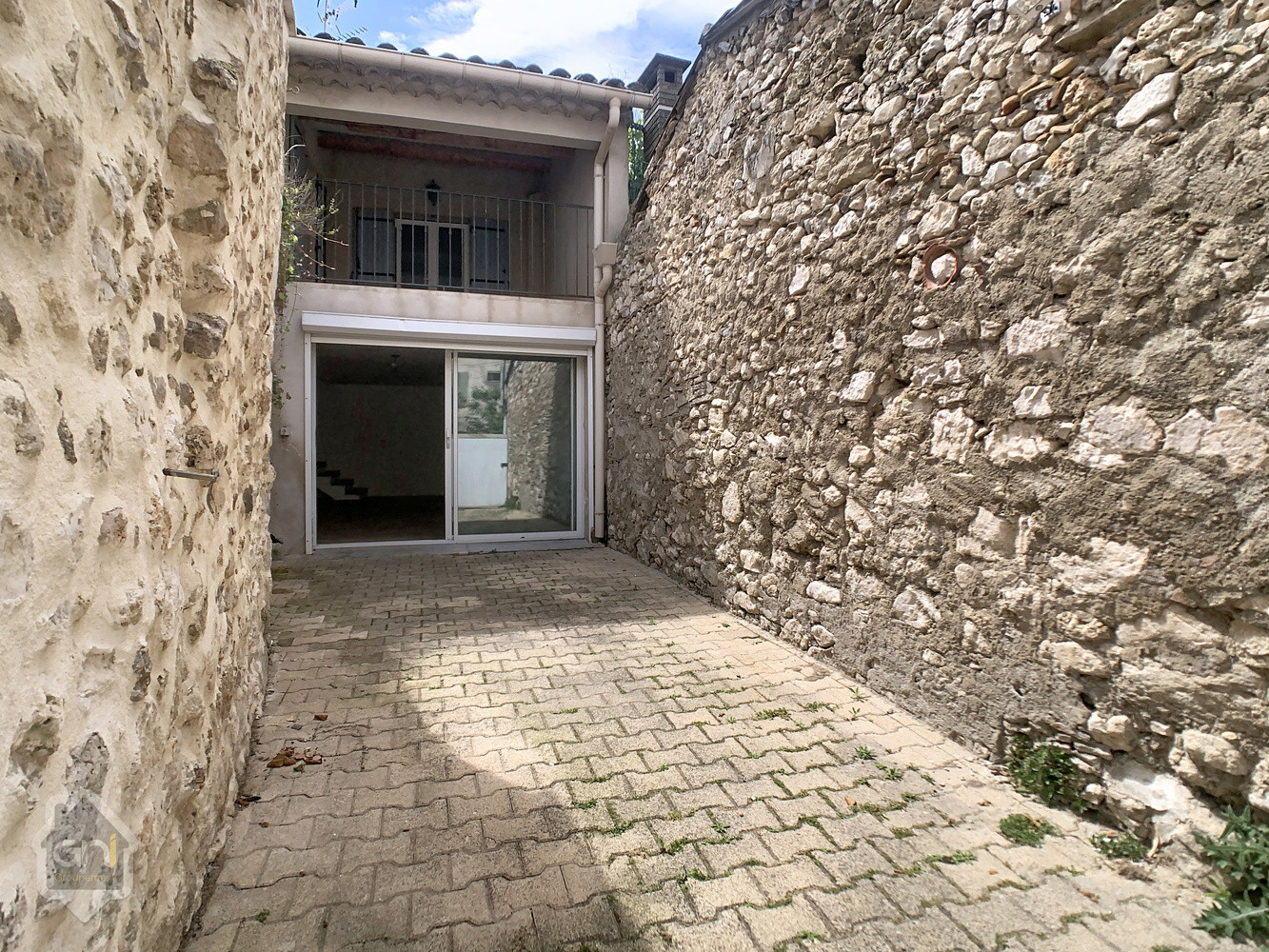 
                                                Vente
                                                 Maison de Village avec cour et terrasse