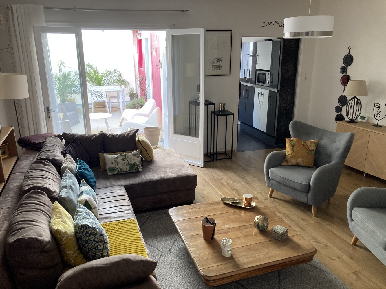 
                                                Vente
                                                 maison de village avec terrasse et garage