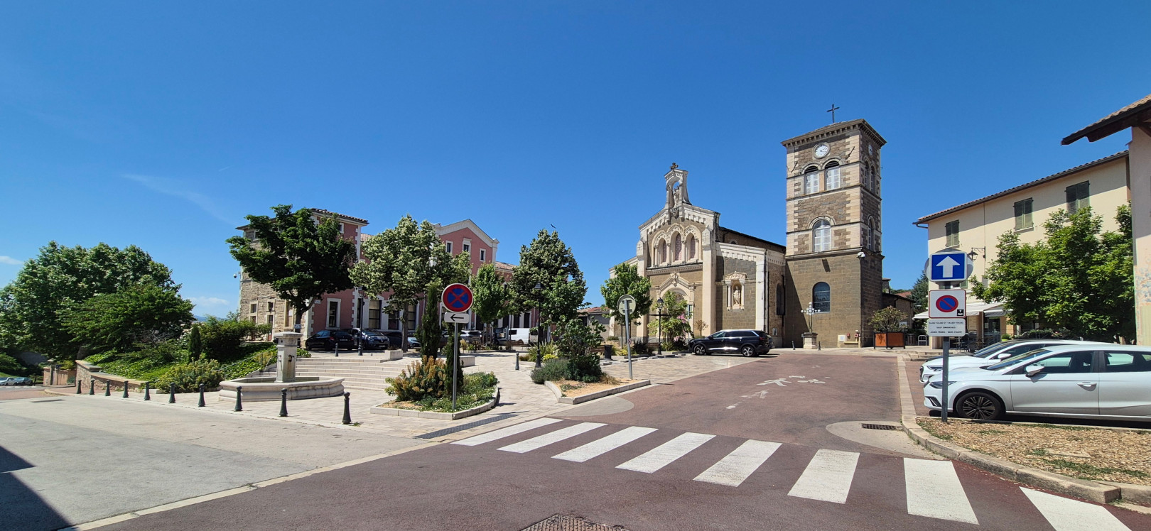 
                                                Vente
                                                 Maison de village de 147 m² habitable 4ch + bureau + garage double de 44 m²
