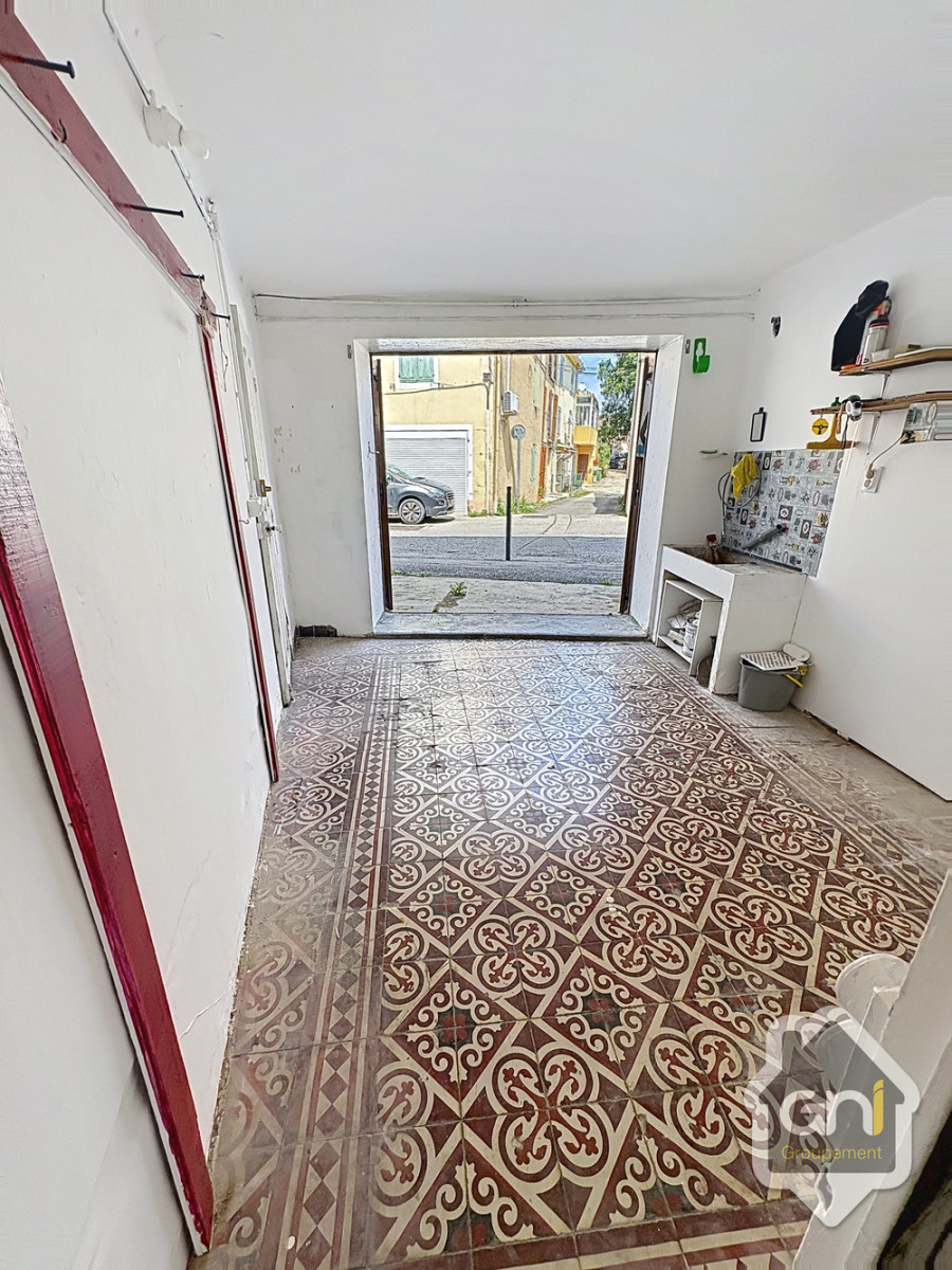 
                                                Vente
                                                 Maison de Village de Type 4 avec garage.
