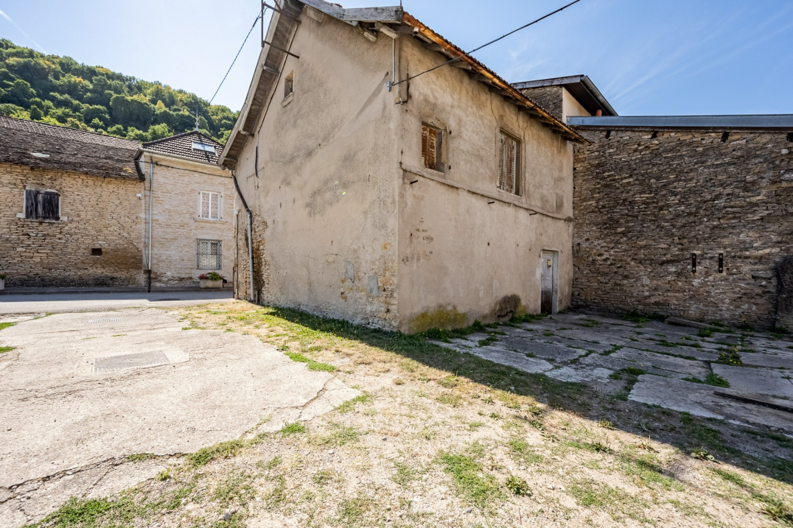 
                                                Vente
                                                 Maison de village - La Balme-les-Grottes