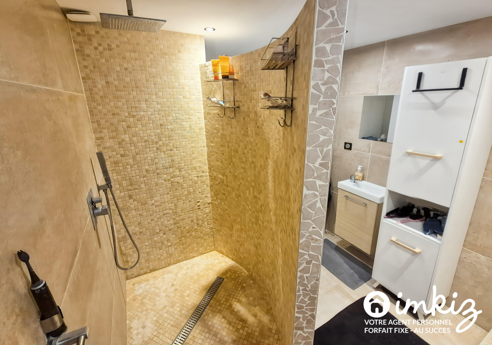 
                                                Vente
                                                 Maison de village rénovée 220 m² – 7 pièces