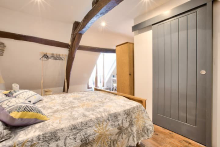 
                                                Vente
                                                 Maison de Village Rénovée à Souvigny (Allier)