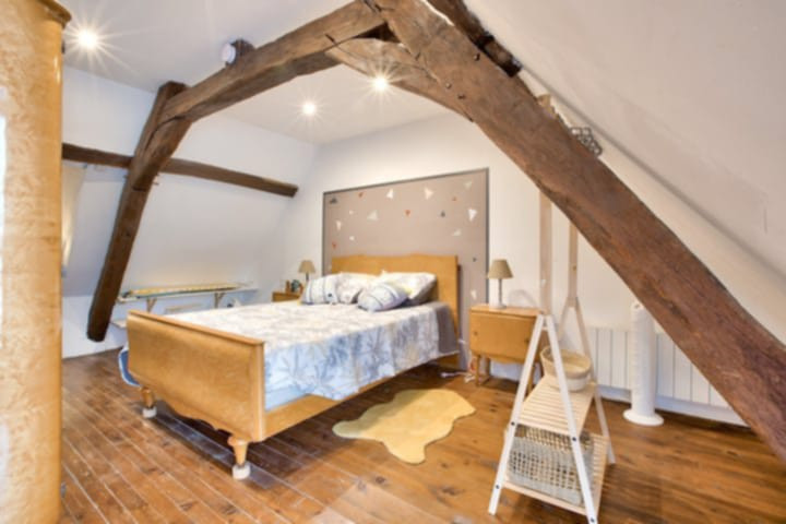 
                                                Vente
                                                 Maison de Village Rénovée à Souvigny (Allier)