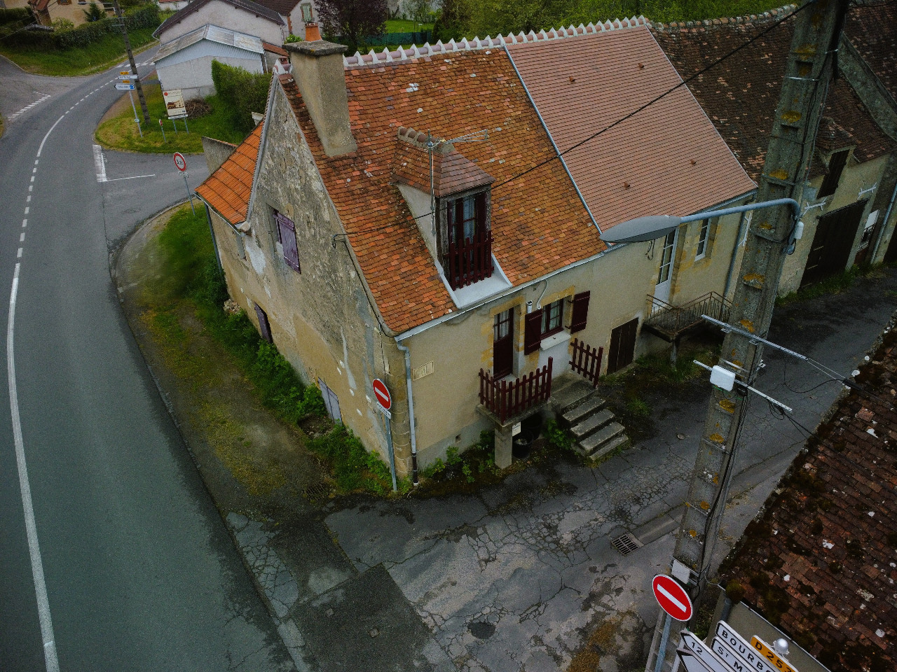 
                                                Vente
                                                 Maison de Village Rénovée à Souvigny (Allier)