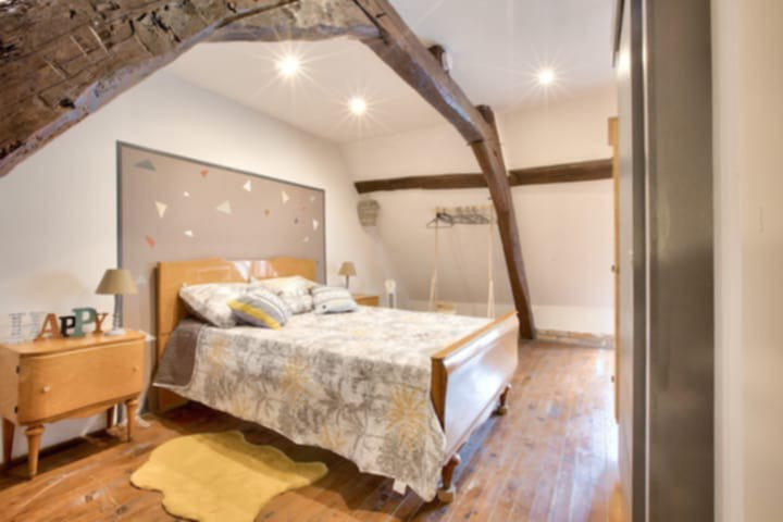 
                                                Vente
                                                 Maison de Village Rénovée à Souvigny (Allier)