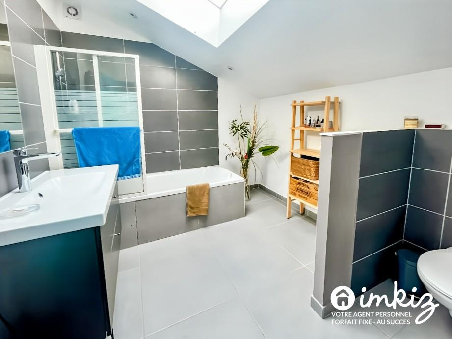 
                                                Vente
                                                 Maison de village rénovée avec cour