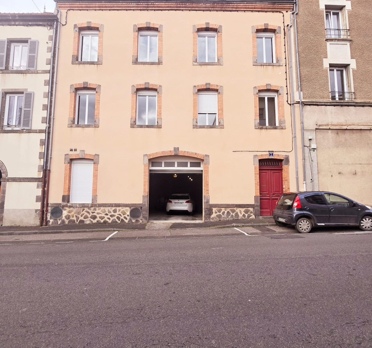 
                                                Vente
                                                 MAISON DE VILLE 170m2-ENDIE IMMOBILIER-THIERS