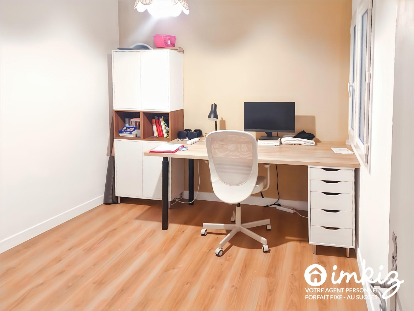 
                                                Vente
                                                 Maison de ville 4 pièces