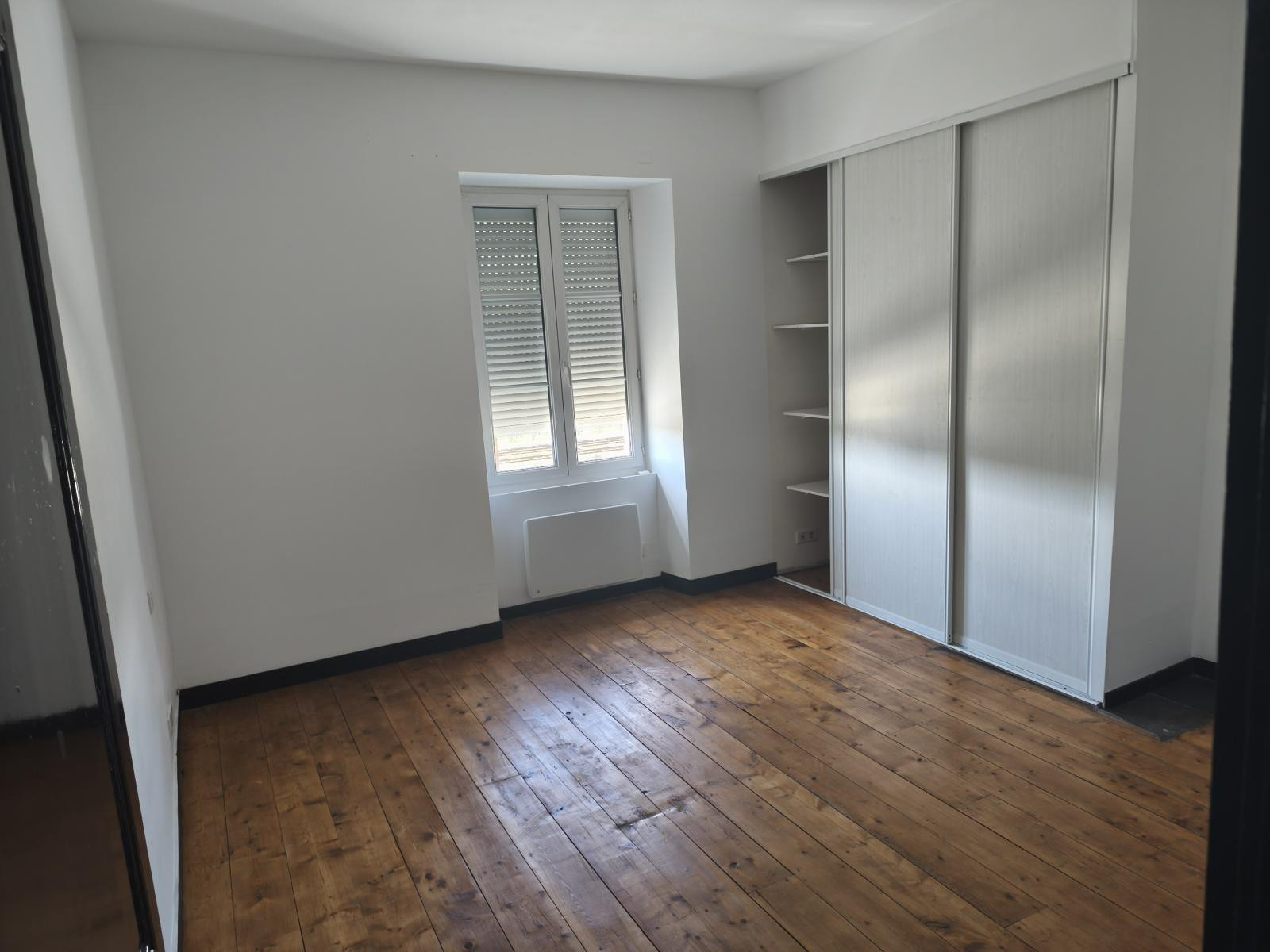 
                                                Location
                                                 Maison de ville