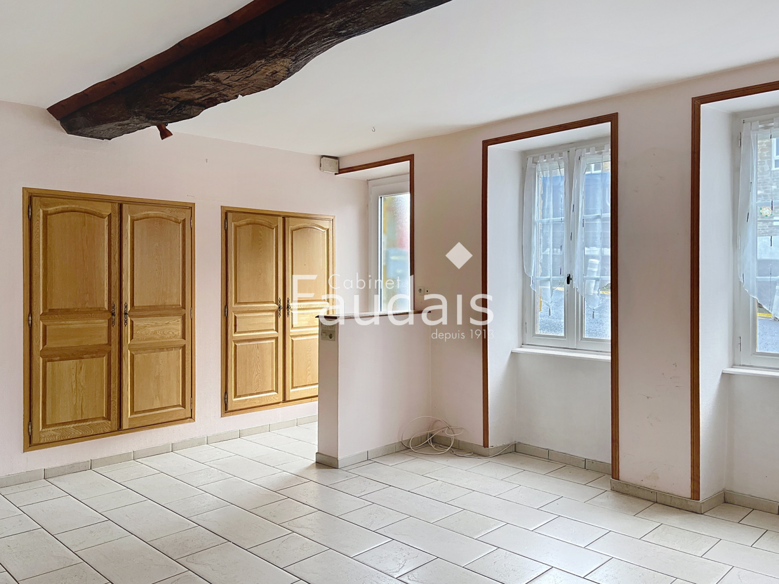 
                                                Vente
                                                 Maison de ville avec ascenseur, garage et jardin, à vendre a