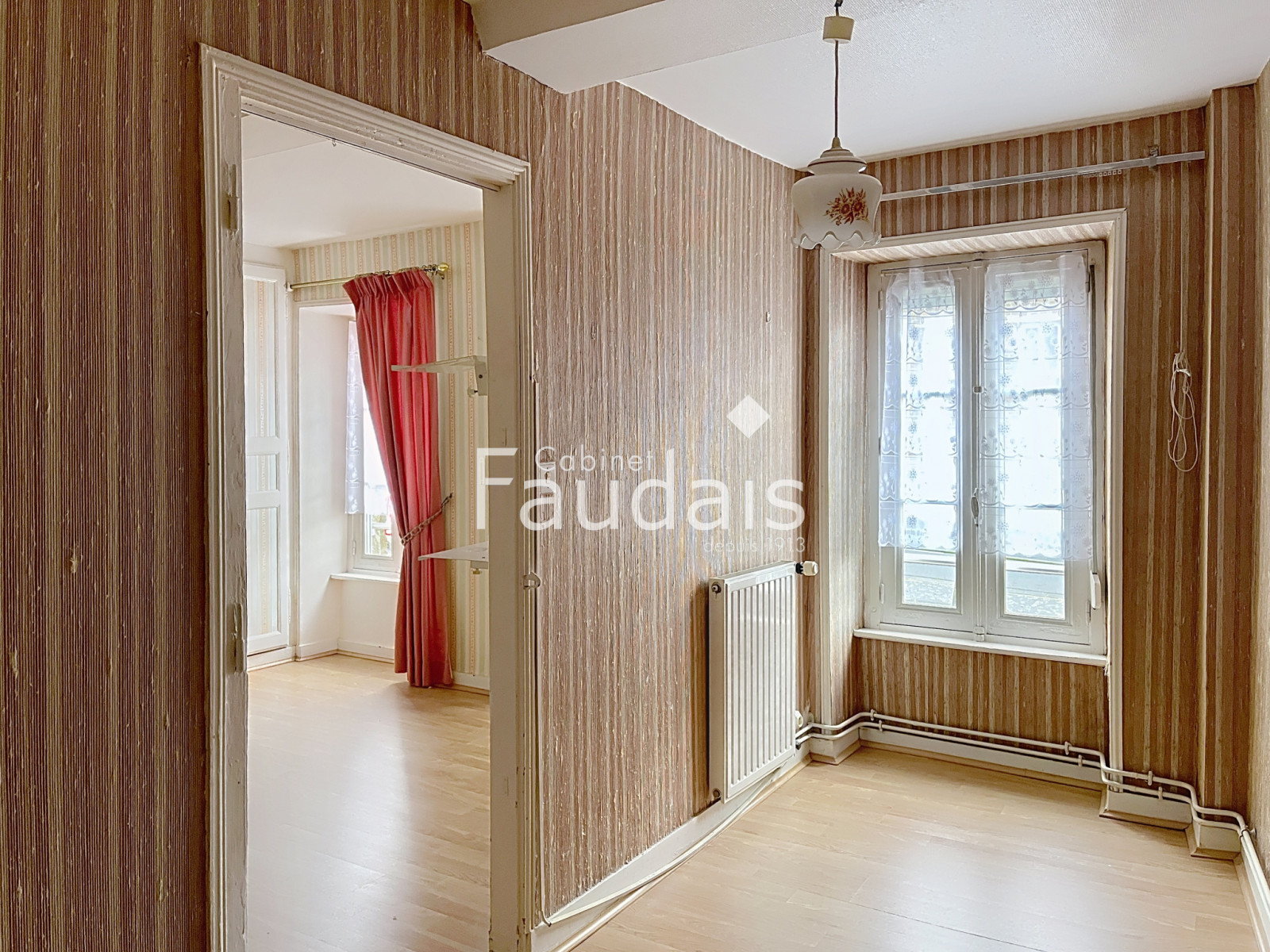 
                                                Vente
                                                 Maison de ville avec ascenseur, garage et jardin, à vendre a