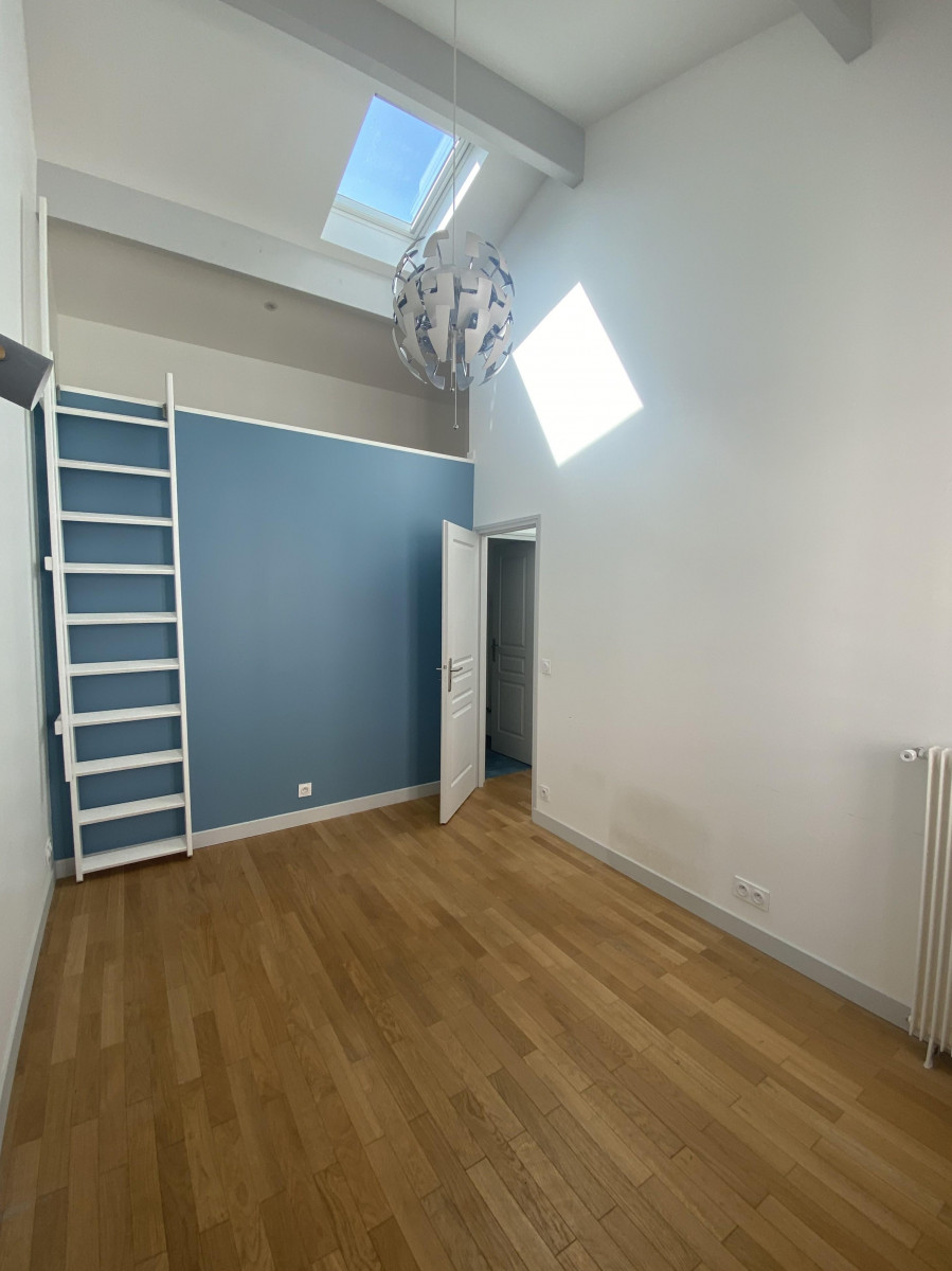 
                                                Vente
                                                 Maison de ville avec terrasse et garage