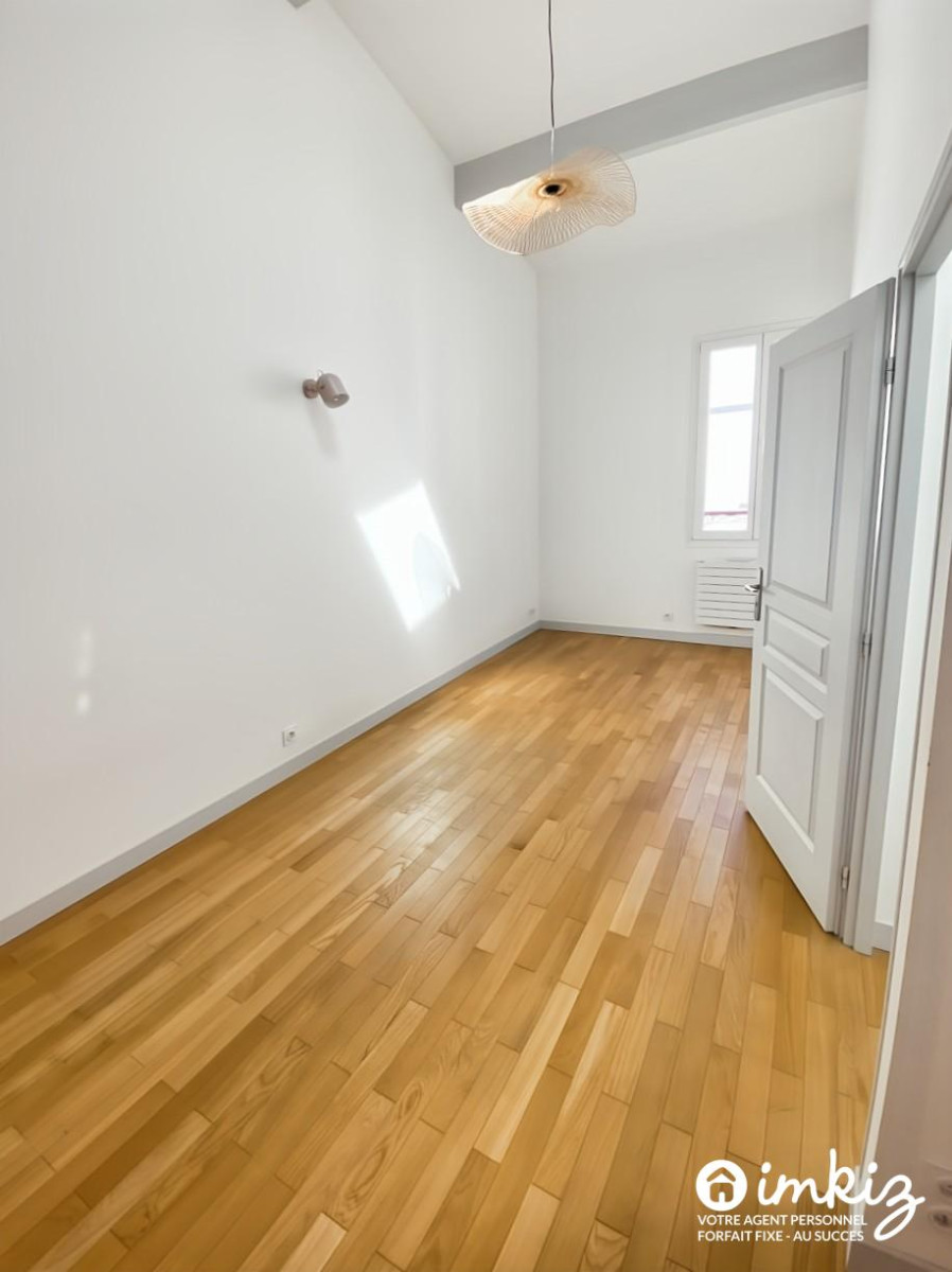 
                                                Vente
                                                 Maison de ville avec terrasse et garage