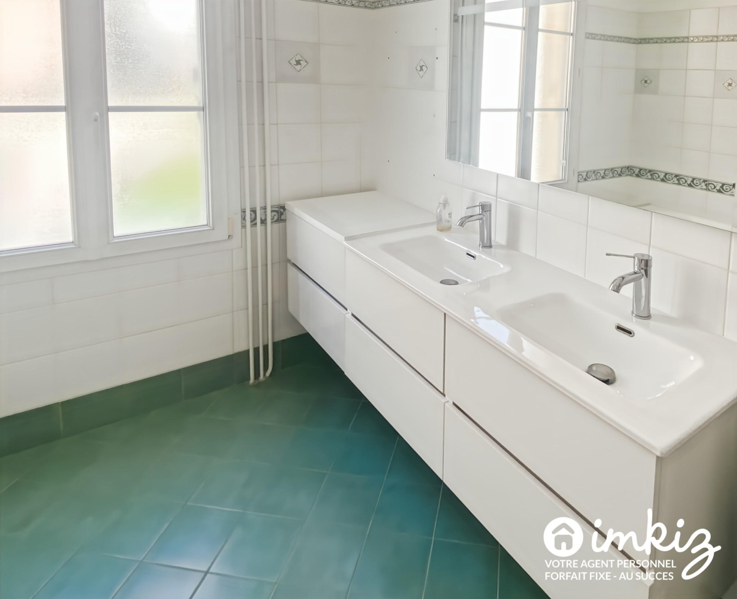 
                                                Vente
                                                 Maison de ville avec terrasse et garage