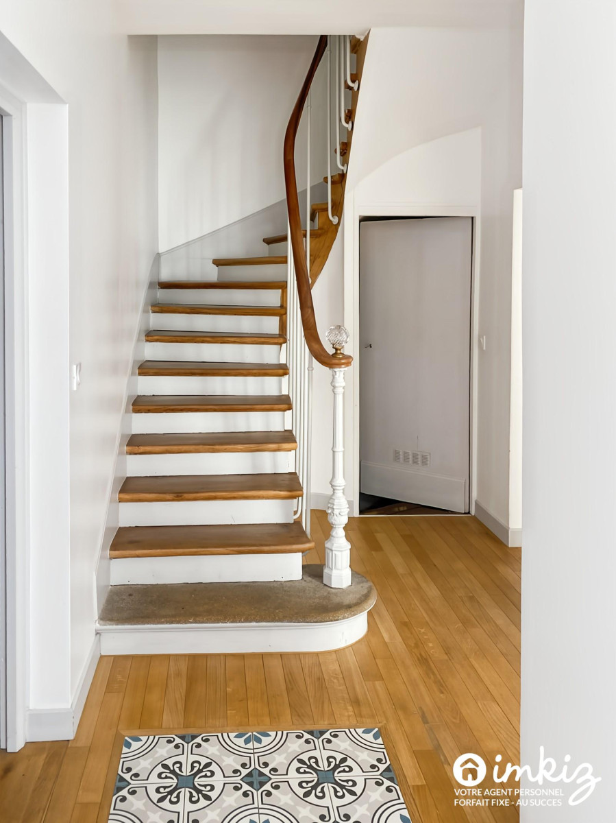 
                                                Vente
                                                 Maison de ville avec terrasse et garage