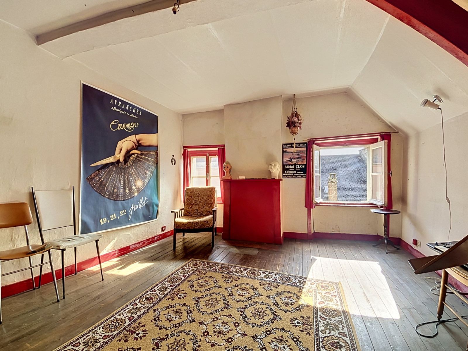 
                                                Vente
                                                 Maison de ville    Beau potentiel à rénover