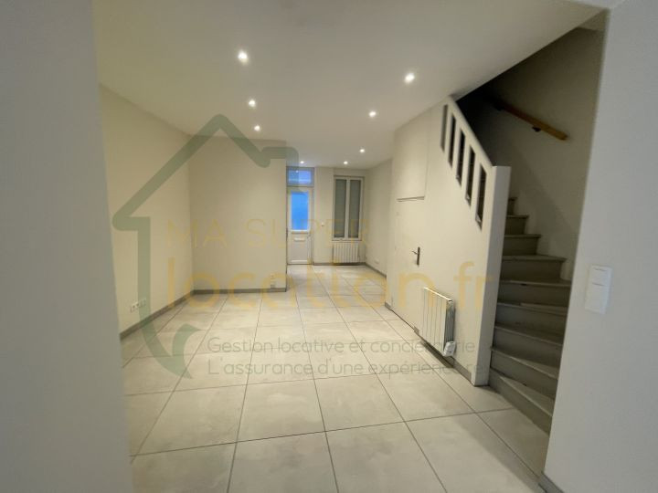 
                                                Location
                                                 Maison de ville - Centre ville