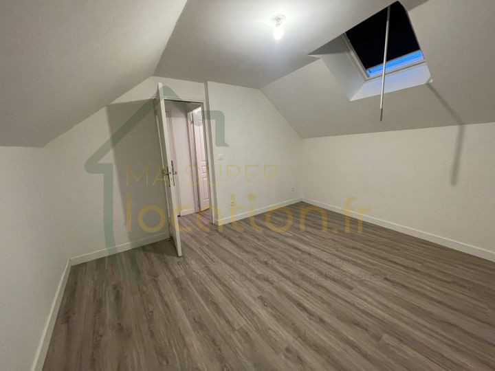 
                                                Location
                                                 Maison de ville - Centre ville