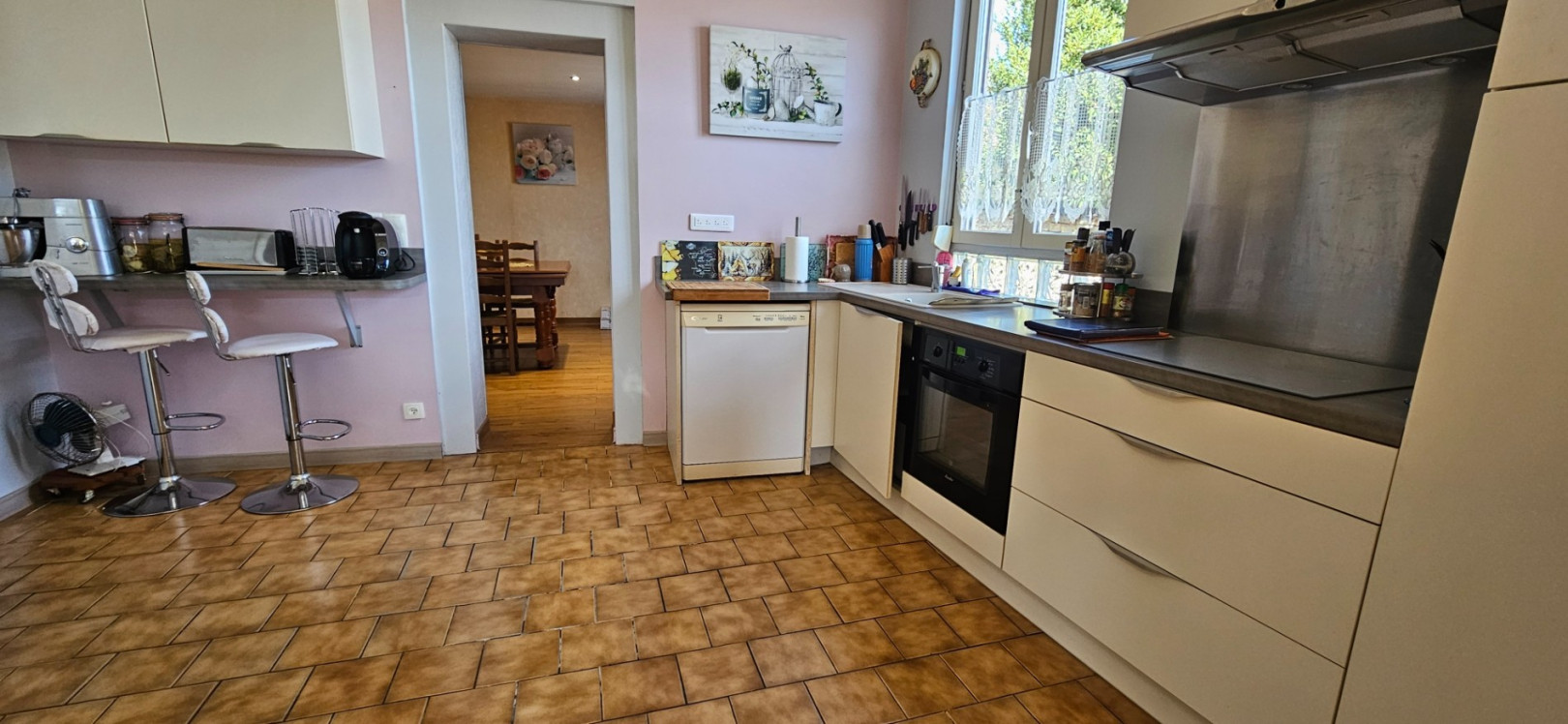 
                                                Vente
                                                 Maison de ville de 120m² avec cave et garage