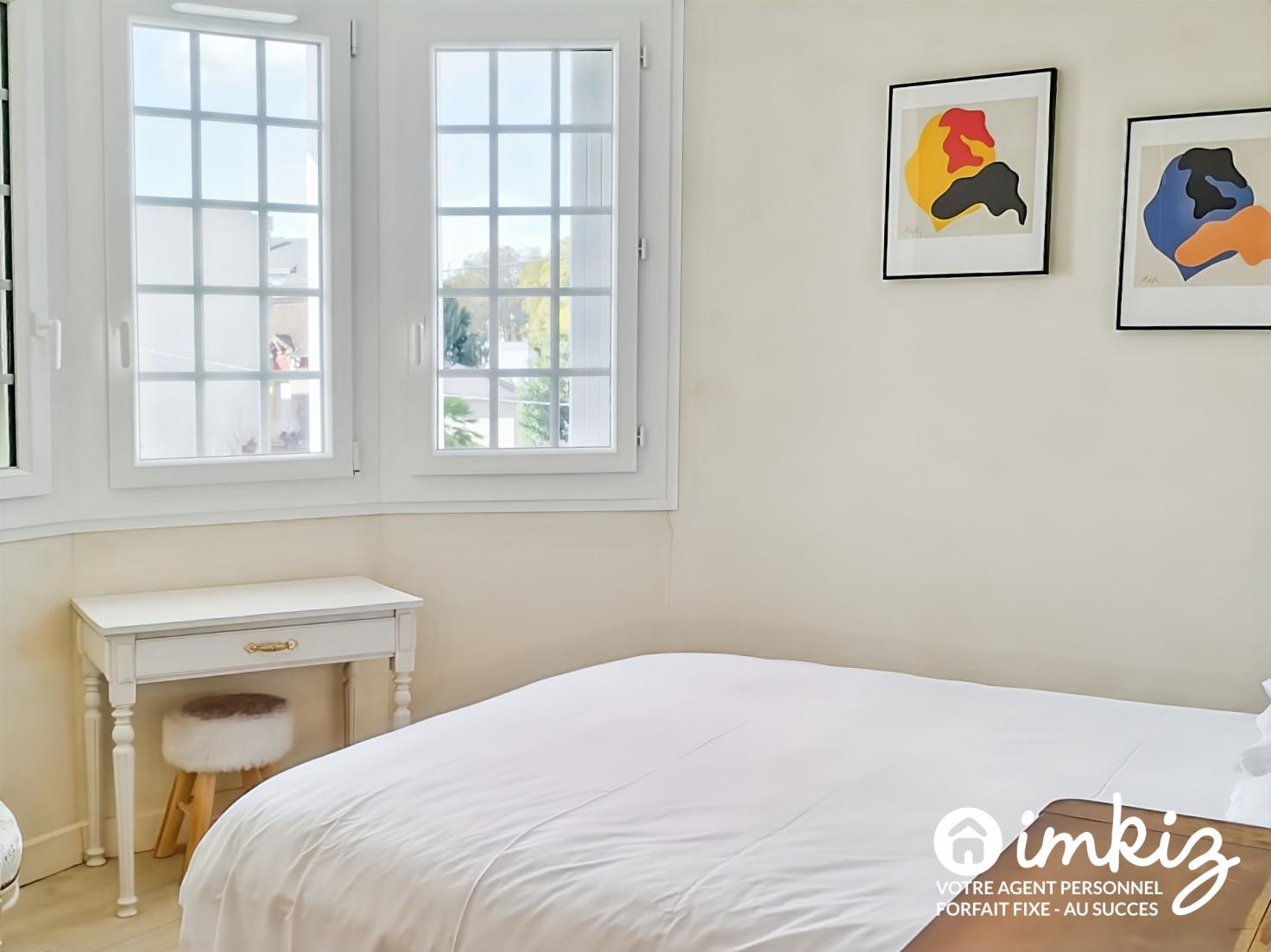 
                                                Vente
                                                 Maison de ville lumineuse au charme unique