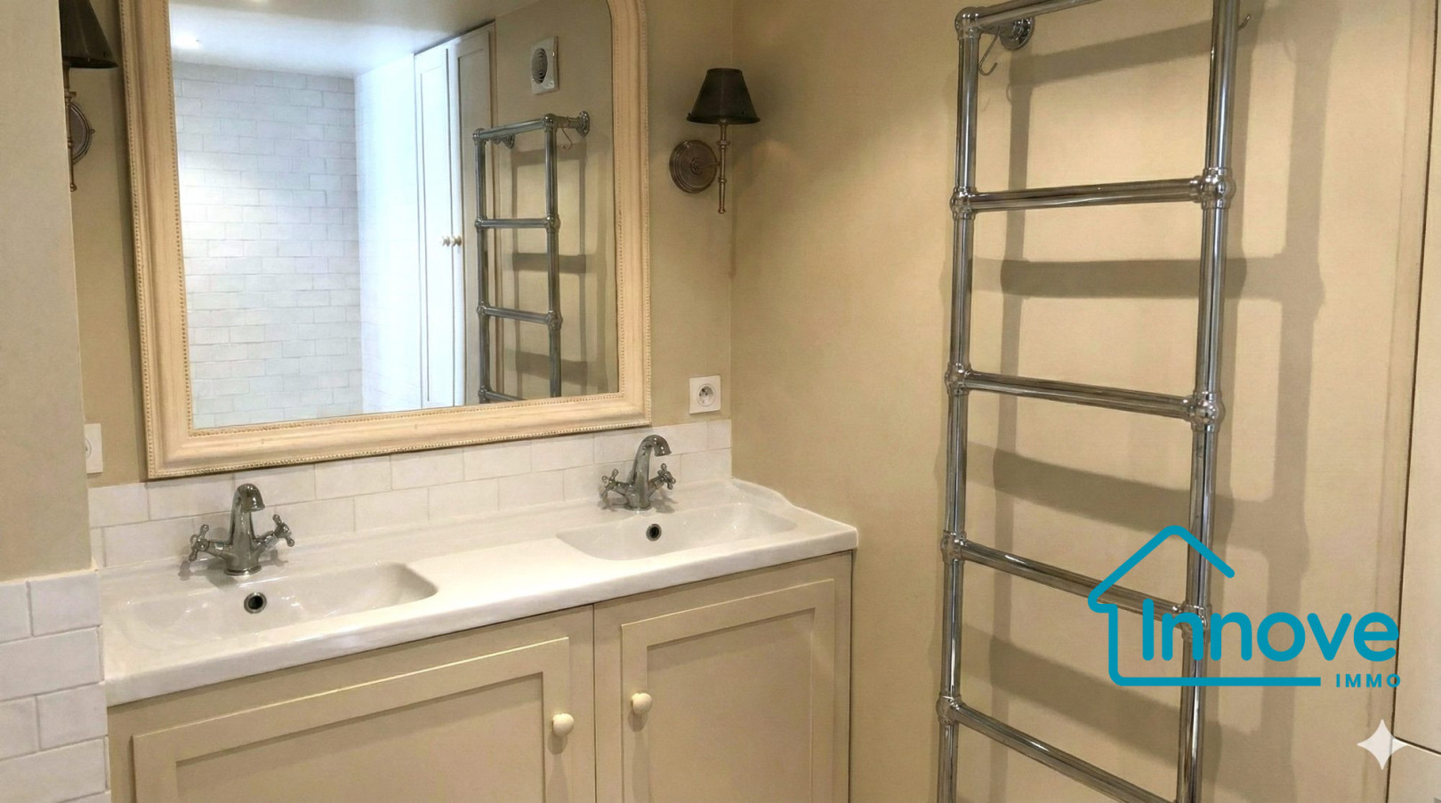 
                                                Vente
                                                 Maison de ville Notre Dame