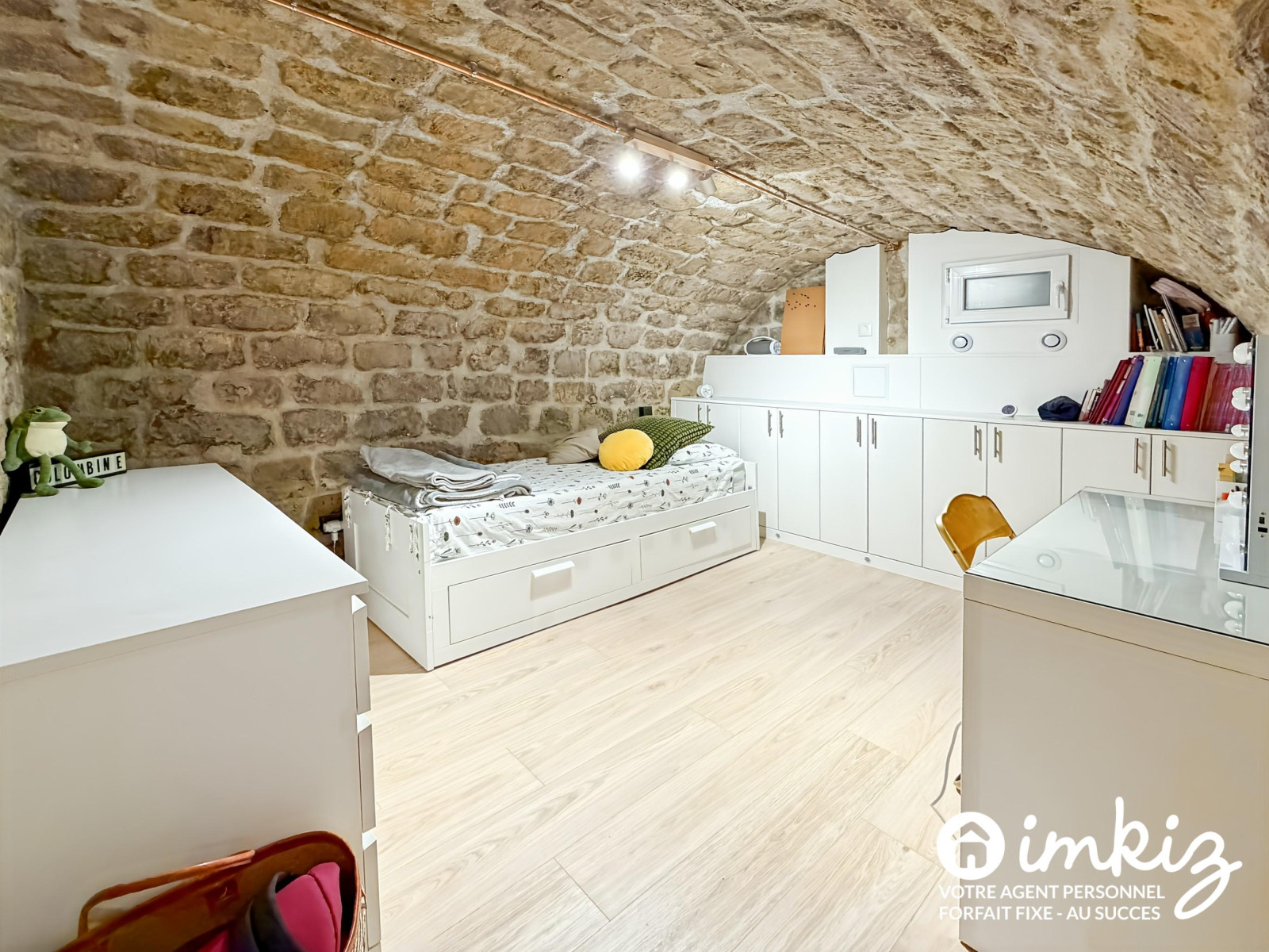 
                                                Vente
                                                 Maison de ville Puteaux 5 pièces 121 m2