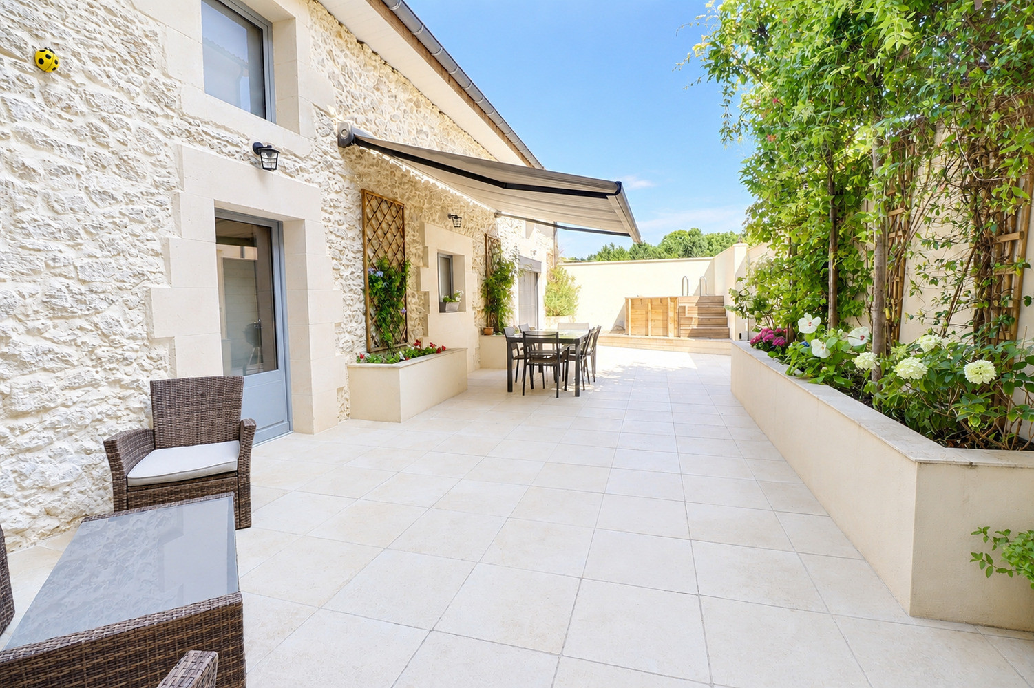 
                                                Vente
                                                 Maison de ville rénovée centre Langon