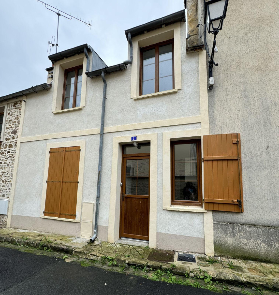 
                                                Location
                                                 Maison de ville rénovée - Centre-ville Chamarande