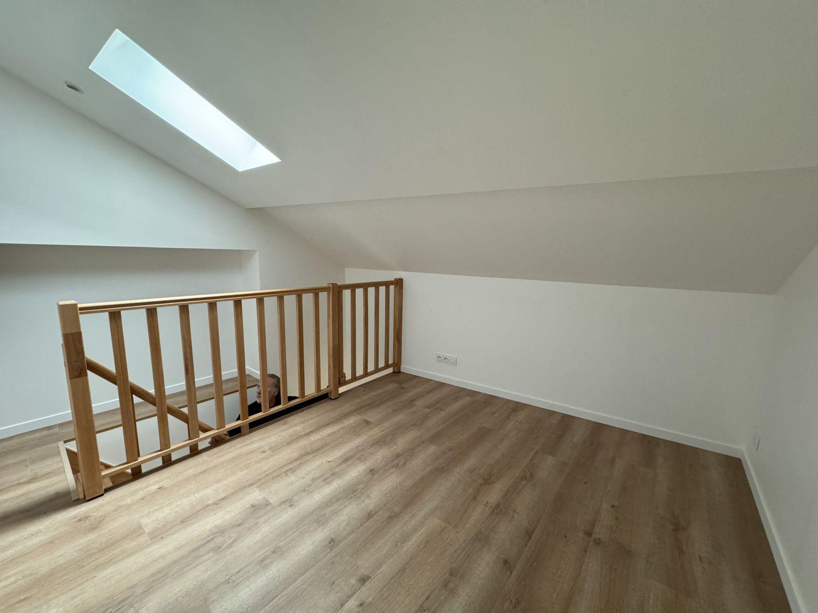 
                                                Location
                                                 Maison de ville rénovée - Centre-ville Chamarande