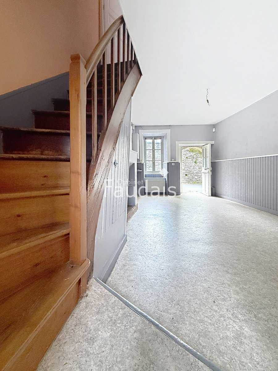 
                                                Vente
                                                 Maison de ville SAINT LO