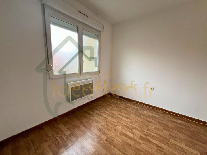 
                                                Vente
                                                 MAISON DE VILLE SAINT-QUENTIN À VENDRE