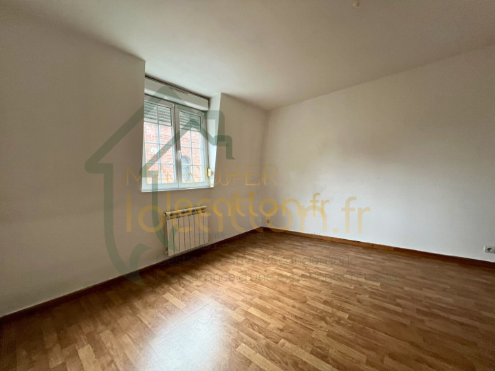 
                                                Vente
                                                 MAISON DE VILLE SAINT-QUENTIN À VENDRE