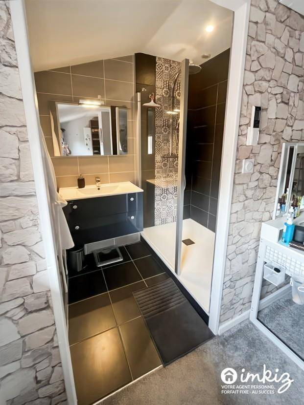 
                                                Vente
                                                 Maison de ville située dans une impasse paisible