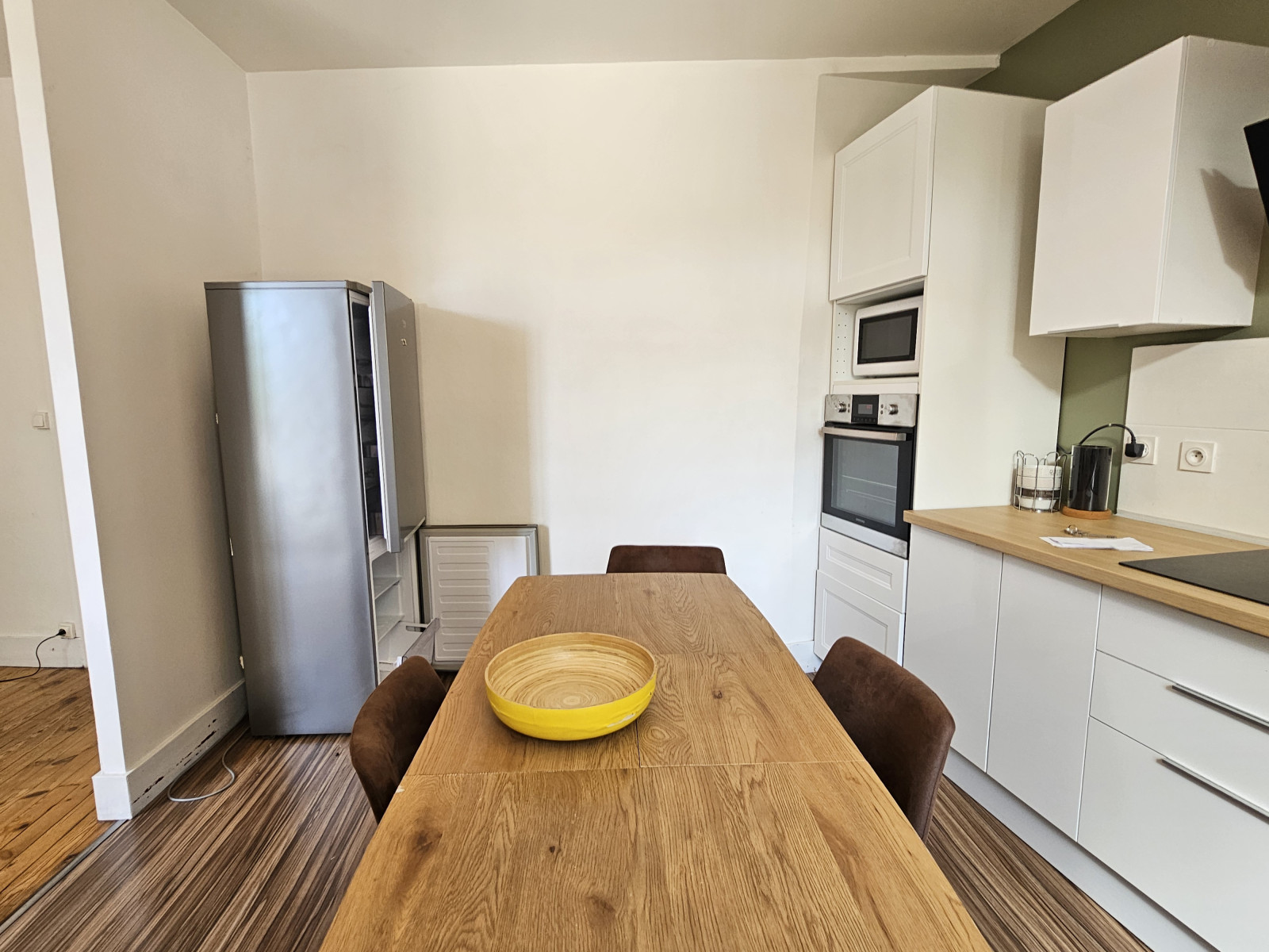 
                                                Location
                                                 Maison de ville T4, surface au sol 92.83m² avec jardin. Calme et commodités à proximité.