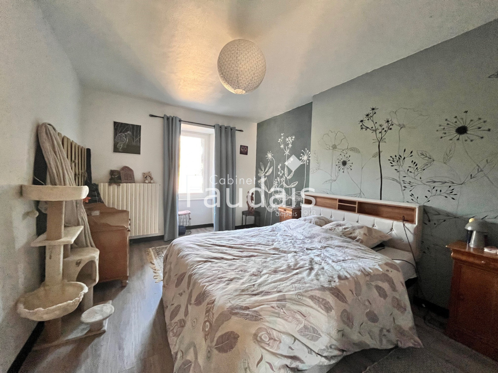 
                                                Vente
                                                 MAISON DE VILLE TORIGNY-TRAVAUX RECENTS