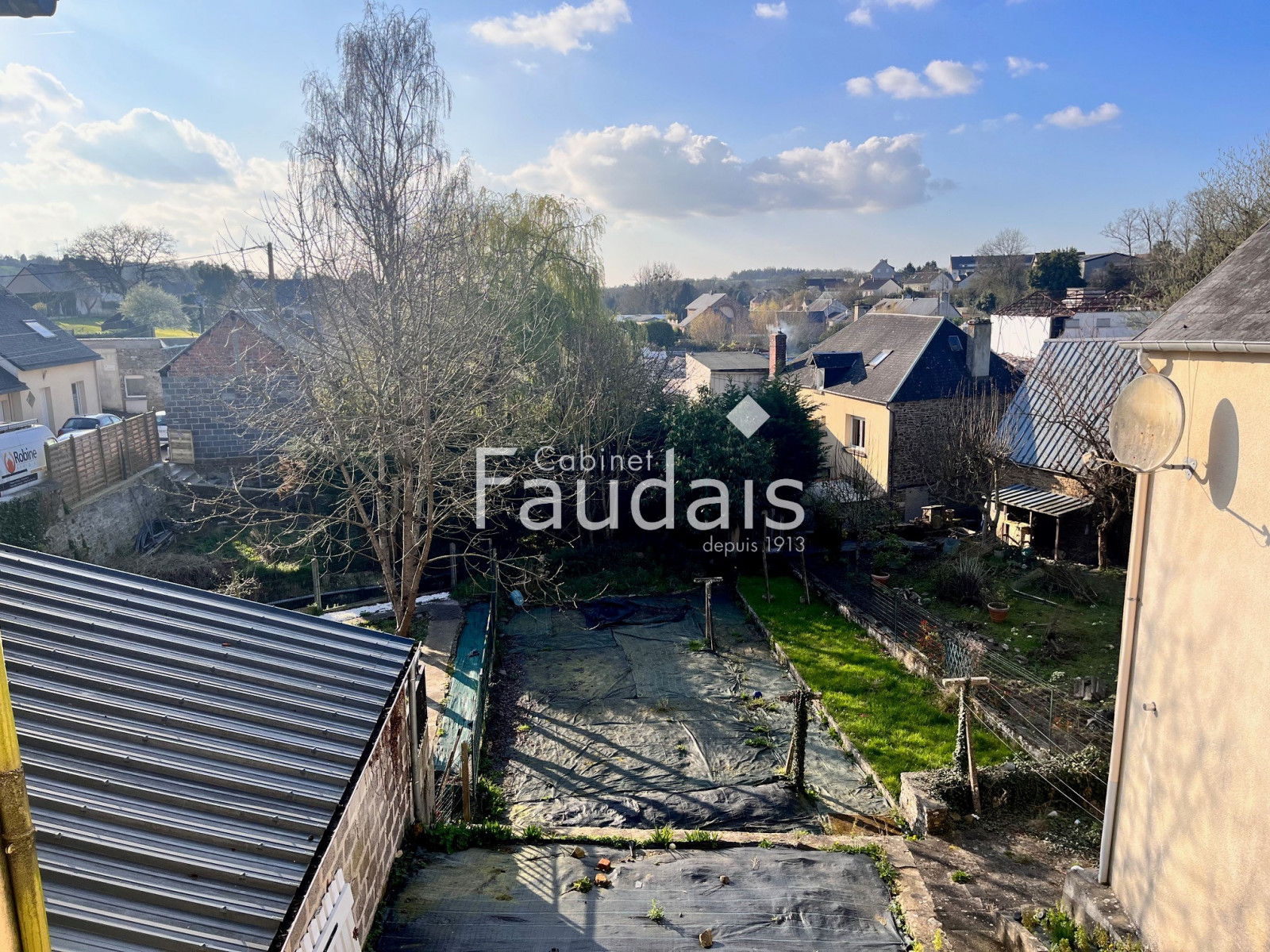 
                                                Vente
                                                 MAISON DE VILLE TORIGNY-TRAVAUX RECENTS