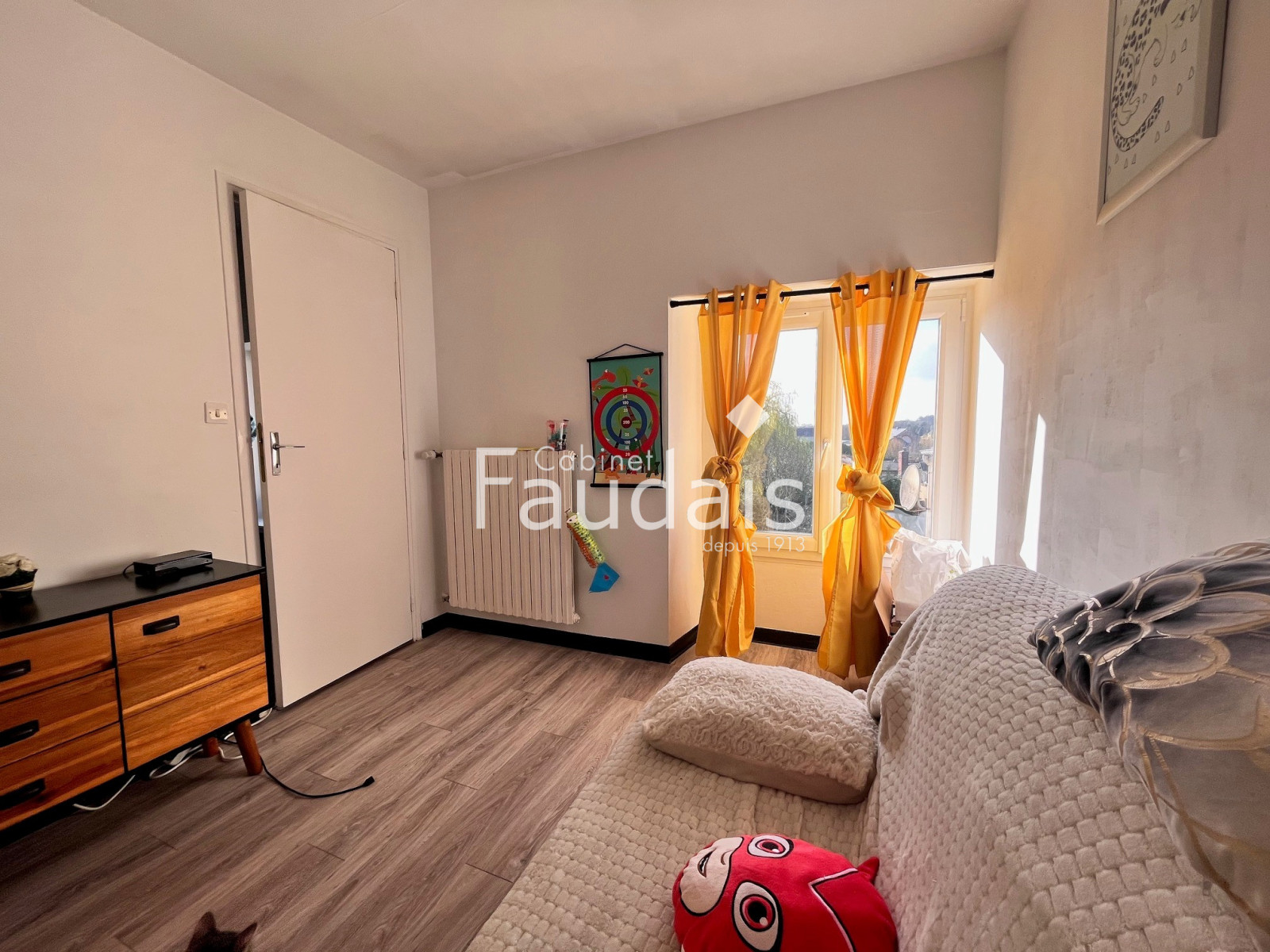 
                                                Vente
                                                 MAISON DE VILLE TORIGNY-TRAVAUX RECENTS