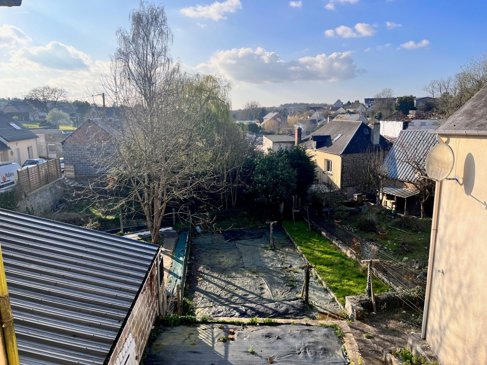 
                                                Vente
                                                 MAISON DE VILLE TORIGNY-TRAVAUX RECENTS