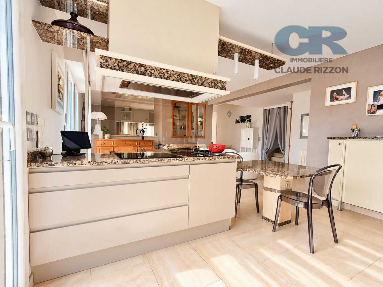
                                                Vente
                                                 MAISON D'EXCEPTION SCY-CHAZELLES