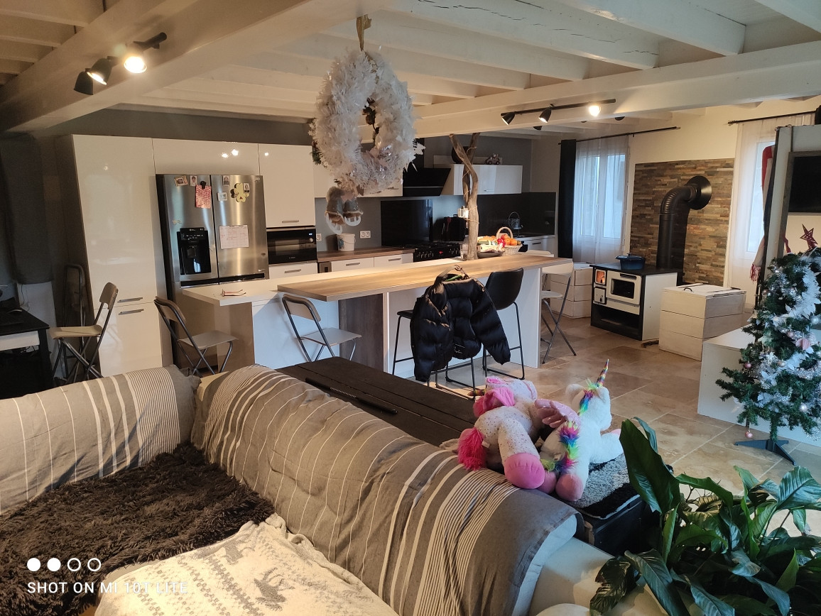 
                                                Vente
                                                 MAISON D'HABITATION AVEC 7HA DE TERRAINS