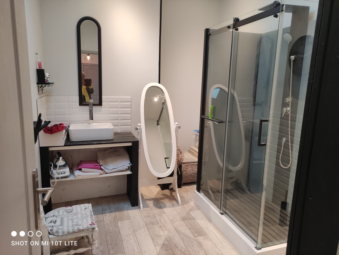 
                                                Vente
                                                 MAISON D'HABITATION AVEC 7HA DE TERRAINS