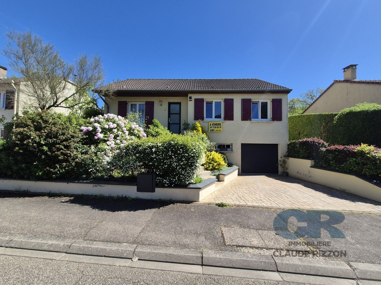 
                                                Vente
                                                 Maison d'habitation individuelle